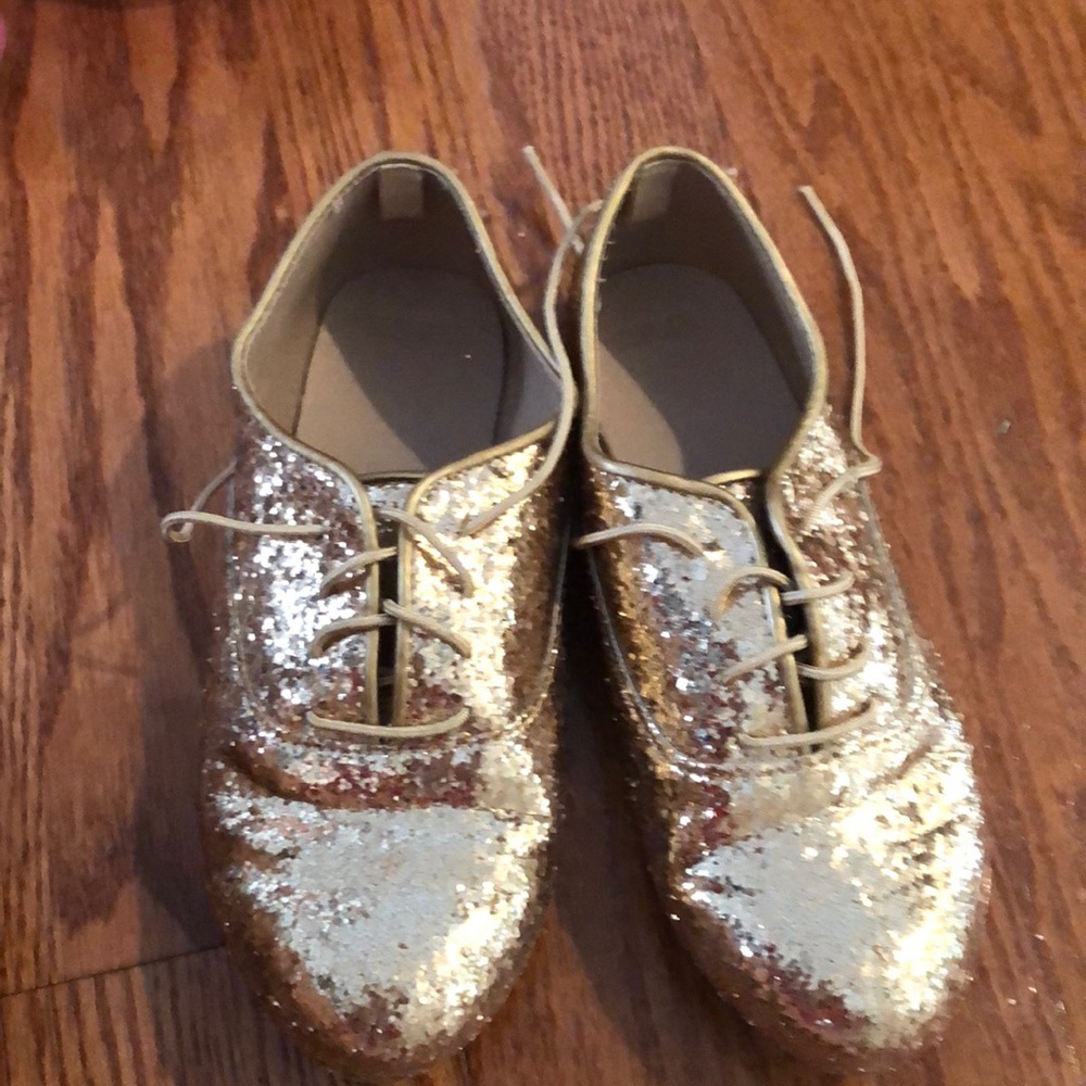 Golden glitter shoes 🌲🎅🏼 Christmas deal 🎅🏼🌲